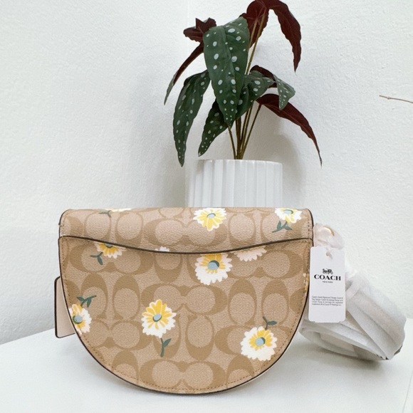 Coach Ellen Crossbody In Signature Canvas With Daisy Print - Picture 5 of 8